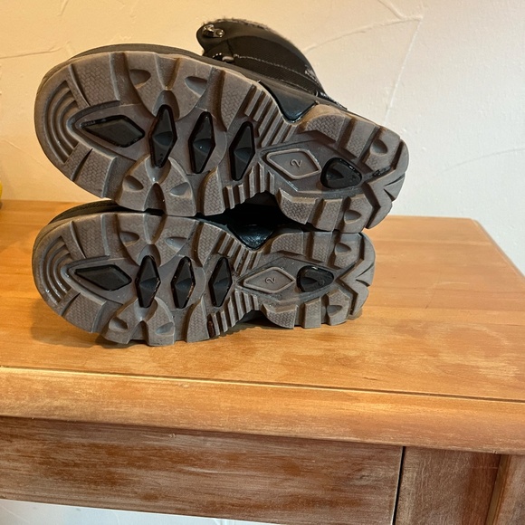 Kamik Snow Boots Kids Size 2 - Picture 3 of 4